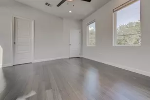 2406 E 16th St, Austin, TX 78702 - Photo 26