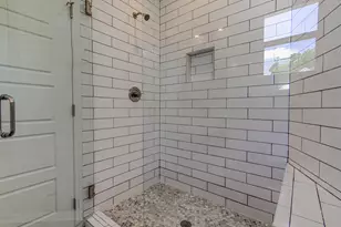 2406 E 16th St, Austin, TX 78702 - Photo 12