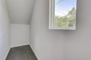2406 E 16th St, Austin, TX 78702 - Photo 20