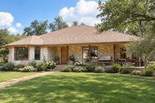 301 Lander Ln, Dripping Springs, TX 78620 - Photo 1