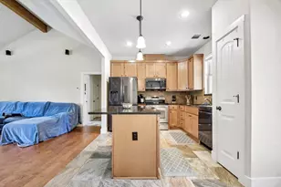 1058 Daviot Dr, Spicewood, TX 78669 - Photo 12
