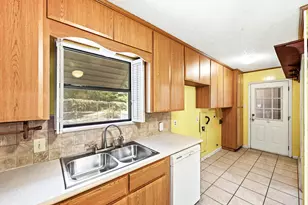 1304 Harrison Ln, Austin, TX 78742 - Photo 8