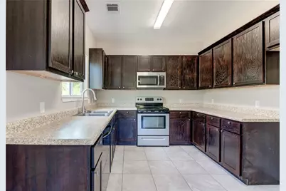 135 Valle Verde Drive, Del Valle, TX 78617 - Photo 8
