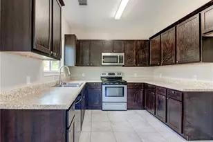 135 Valle Verde Dr, Del Valle, TX 78617 - Photo 8