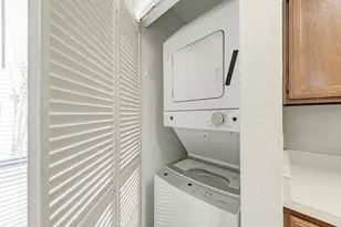 2110 Rio Grande St, Austin, TX 78705 - Photo 8