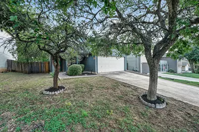 1422 Meadow Parkway, San Marcos, TX 78666 - Photo 2