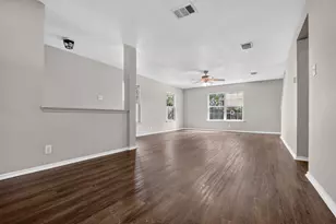 1422 Meadow Pkwy, San Marcos, TX 78666 - Photo 8