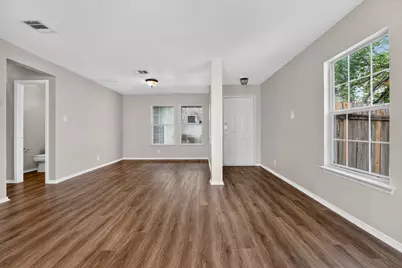 1422 Meadow Parkway, San Marcos, TX 78666 - Photo 6