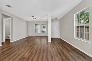 1422 Meadow Pkwy, San Marcos, TX 78666 - Photo 6