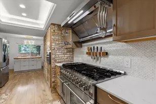 4202 Oak Creek Dr, Austin, TX 78727 - Photo 10