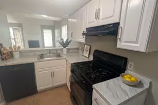 1711 Burton Dr, Austin, TX 78741 - Photo 2