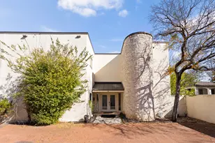 1 Crystal Springs Ct Ct, The Hills, TX 78738 - Photo 2