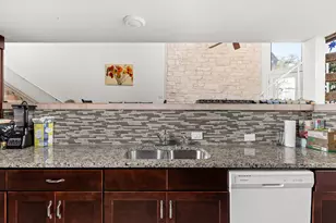 1 Crystal Springs Ct Ct, The Hills, TX 78738 - Photo 12