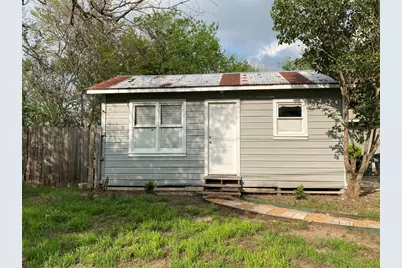 511 Main Street, Martindale, TX 78655 - Photo 1