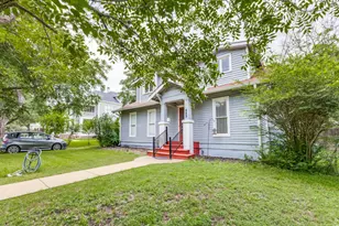 423 S Main St, Lockhart, TX 78644 - Photo 2