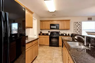 202 Tolcarne Dr, Hutto, TX 78634 - Photo 8