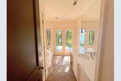 1700 Lakeshore Drive, Austin, TX 78746 - Photo 24