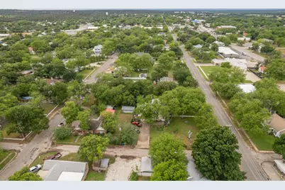 203 W Commerce Street, San Saba, TX 76877 - Photo 28