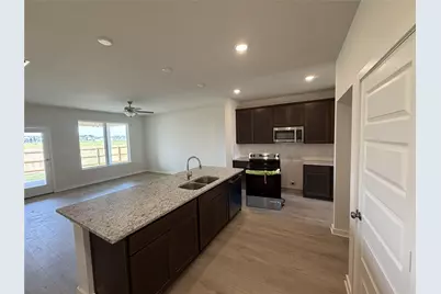 276 Gus Loop, Georgetown, TX 78626 - Photo 4