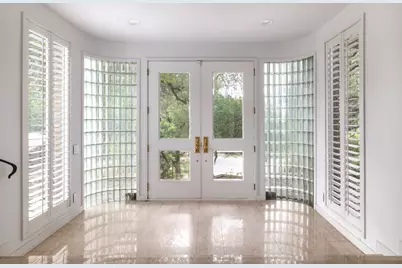 3304 Cherry Tree Circle, Austin, TX 78731 - Photo 4