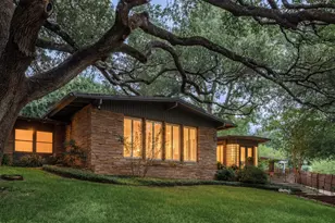 3304 Cherry Tree Cir, Austin, TX 78731 - Photo 2