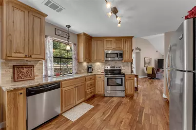 106 N Greenwood Drive, Buchanan Dam, TX 78609 - Photo 10