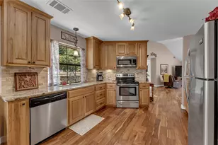 106 N Greenwood Dr, Buchanan Dam, TX 78609 - Photo 10