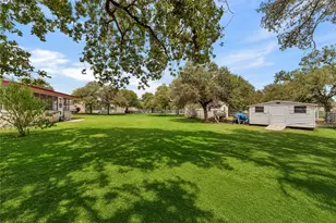 106 N Greenwood Dr, Buchanan Dam, TX 78609 - Photo 24