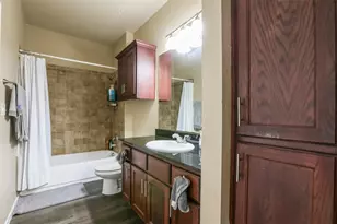 910 W 25th St, Austin, TX 78705 - Photo 20