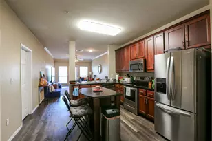 910 W 25th St, Austin, TX 78705 - Photo 6