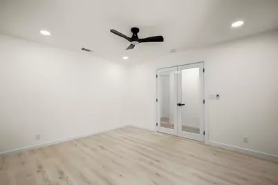1400 S Meadows Drive, Austin, TX 78758 - Photo 18