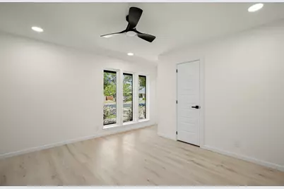 1400 S Meadows Drive, Austin, TX 78758 - Photo 16