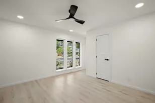 1400 S Meadows Dr, Austin, TX 78758 - Photo 16