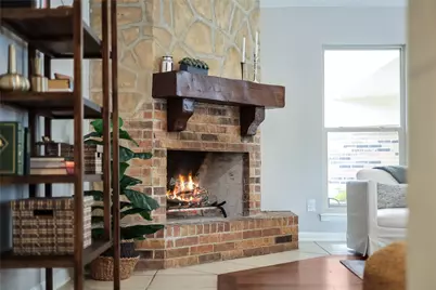 6905 Treaty Oak Circle, Austin, TX 78749 - Photo 6