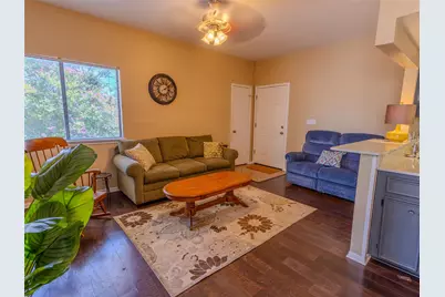 1013 Chestnut Street #4, San Marcos, TX 78666 - Photo 2