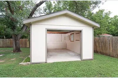 910 Garden View Drive, Georgetown, TX 78628 - Photo 22