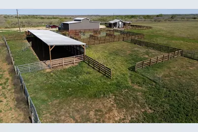62 County Road 448, Waelder, TX 78959 - Photo 26