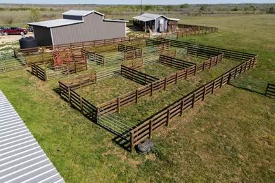 62 County Road 448, Waelder, TX 78959 - Photo 2