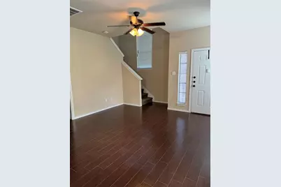 207 N College Street, Georgetown, TX 78626 - Photo 2