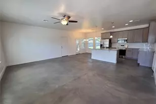 800 Woodview Dr, Georgetown, TX 78628 - Photo 2