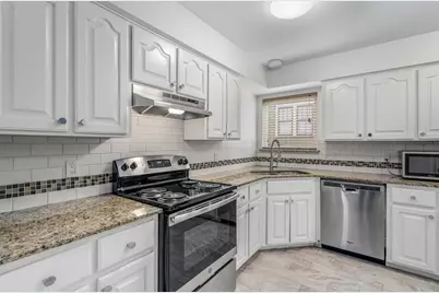 201 E 35th Street #B, Austin, TX 78705 - Photo 10