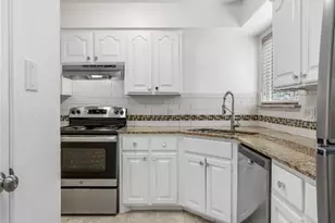 201 E 35th St, Austin, TX 78705 - Photo 8