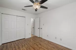 201 E 35th St, Austin, TX 78705 - Photo 18