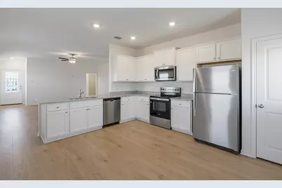 128 Paria Court, Jarrell, TX 76537 - Photo 2