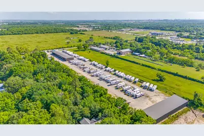 309 W Archer Road, Baytown, TX 77521 - Photo 14