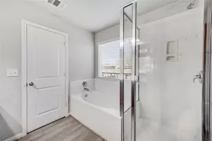 704 Mitchell Dr, Hutto, TX 78634 - Photo 14