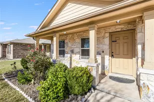 704 Mitchell Dr, Hutto, TX 78634 - Photo 4