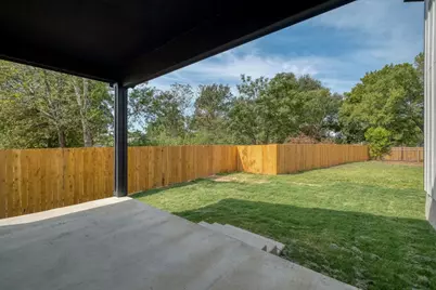 204 Washington Street, Elgin, TX 78621 - Photo 22