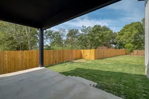 204 Washington St, Elgin, TX 78621 - Photo 22