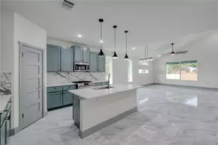 204 Washington St, Elgin, TX 78621 - Photo 4